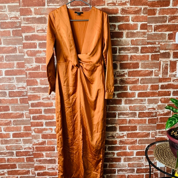 pre loved dresses - Worn only once - Picture 6 of 8